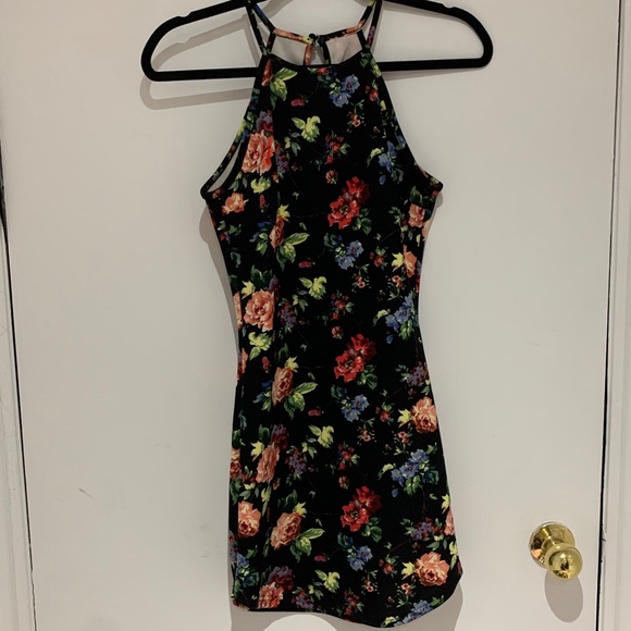 Flower dress - Picture 1 of 4